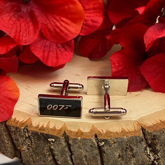 Black & Silver 007 James Bond Cufflinks - Picture 10 of 14